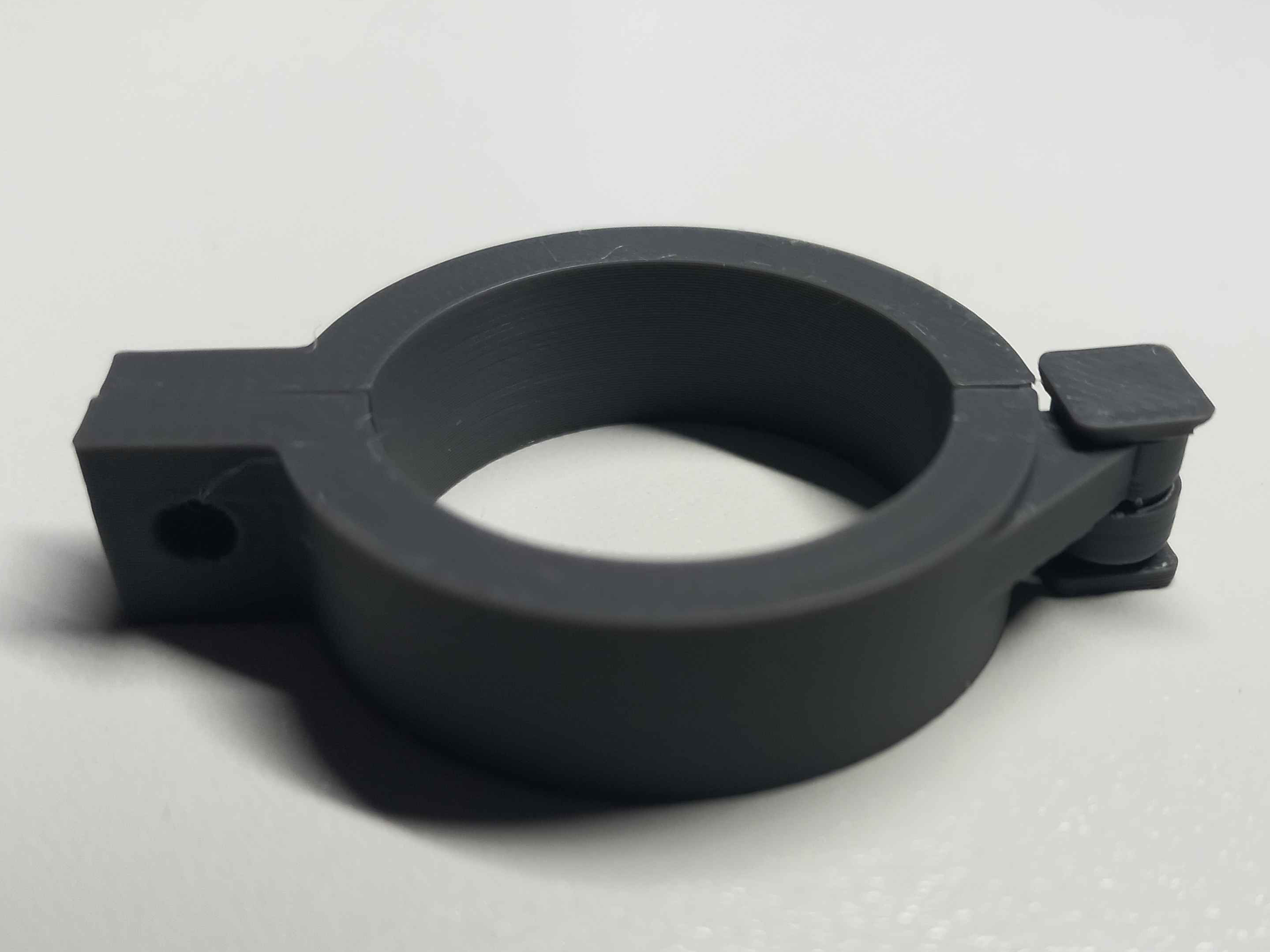 Tube clamp (print-in-place & parametric) - photo 2