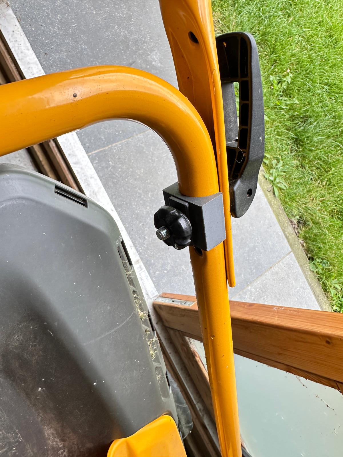 Clamp for lawn mower STIGA Combi 50 S AE