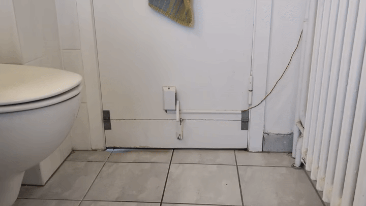 Automatic door for robot vacuum - photo 2