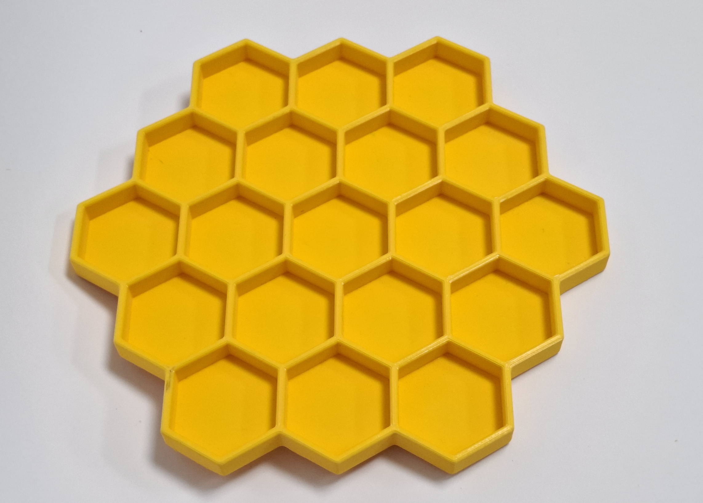 Honeycomb sensory play tray - photo 2