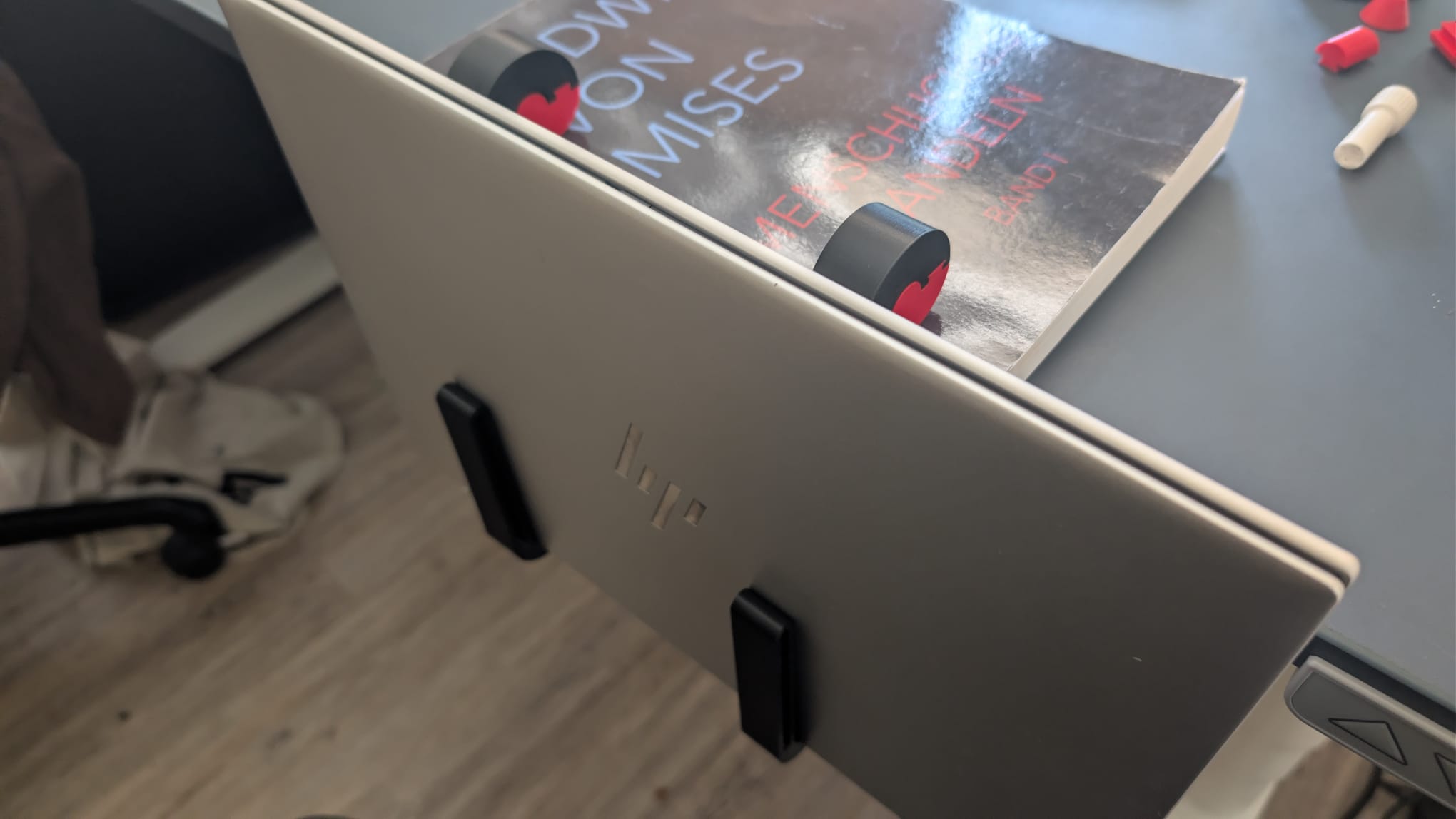 Clamp Laptop Holder V2 - Vertical Mount - photo 2