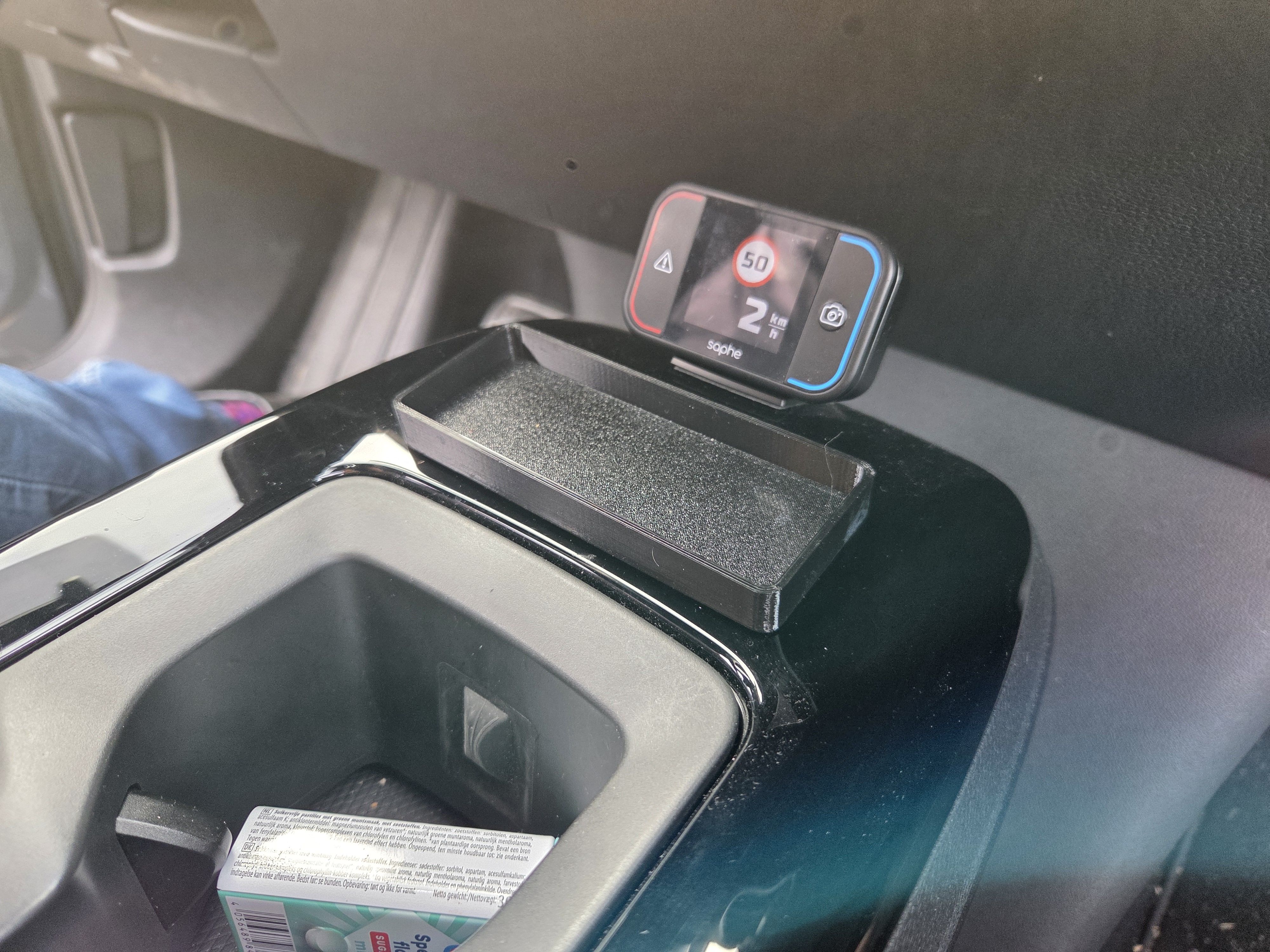 VW ID.4 card holder shelf