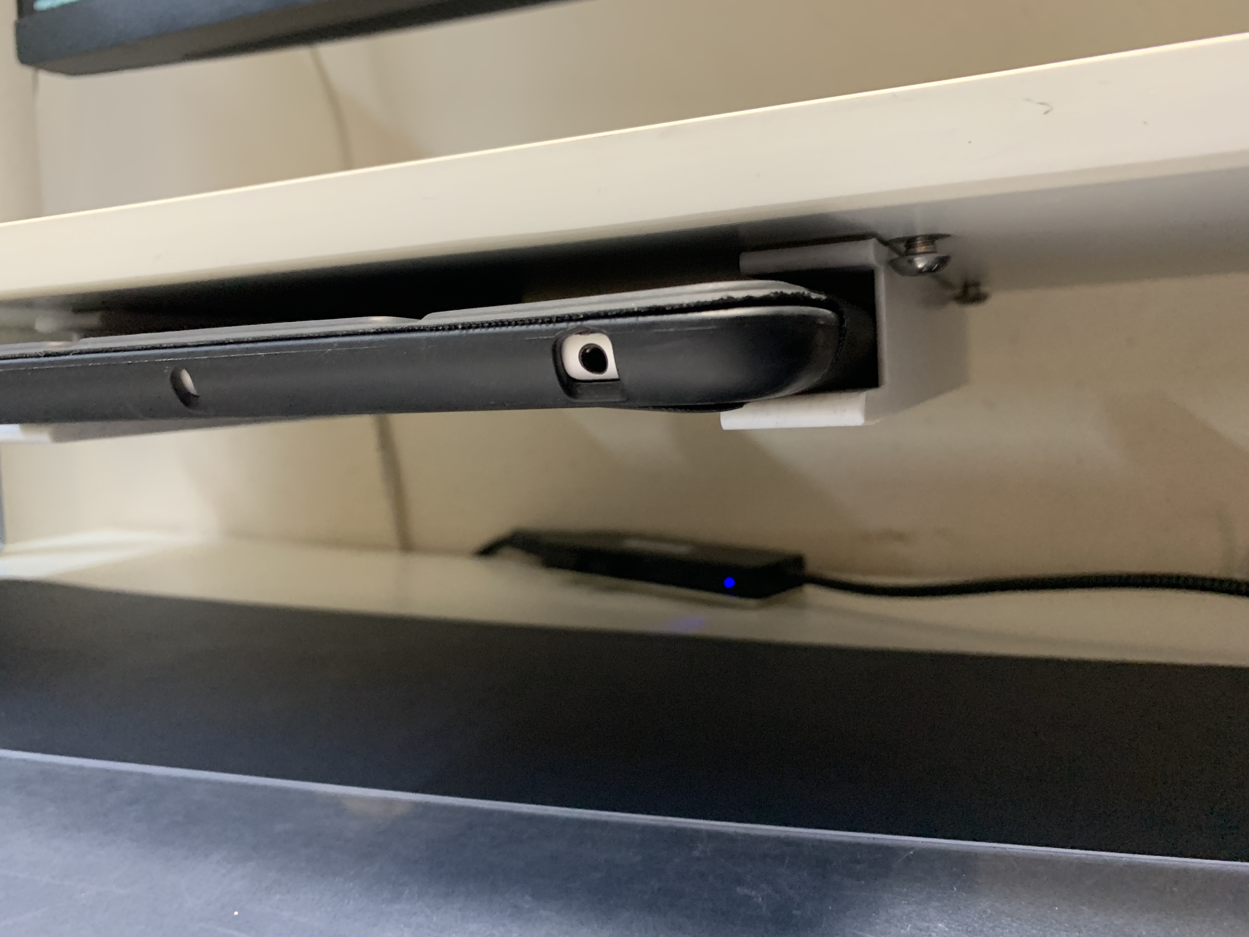 Under desk shelf - photo 3