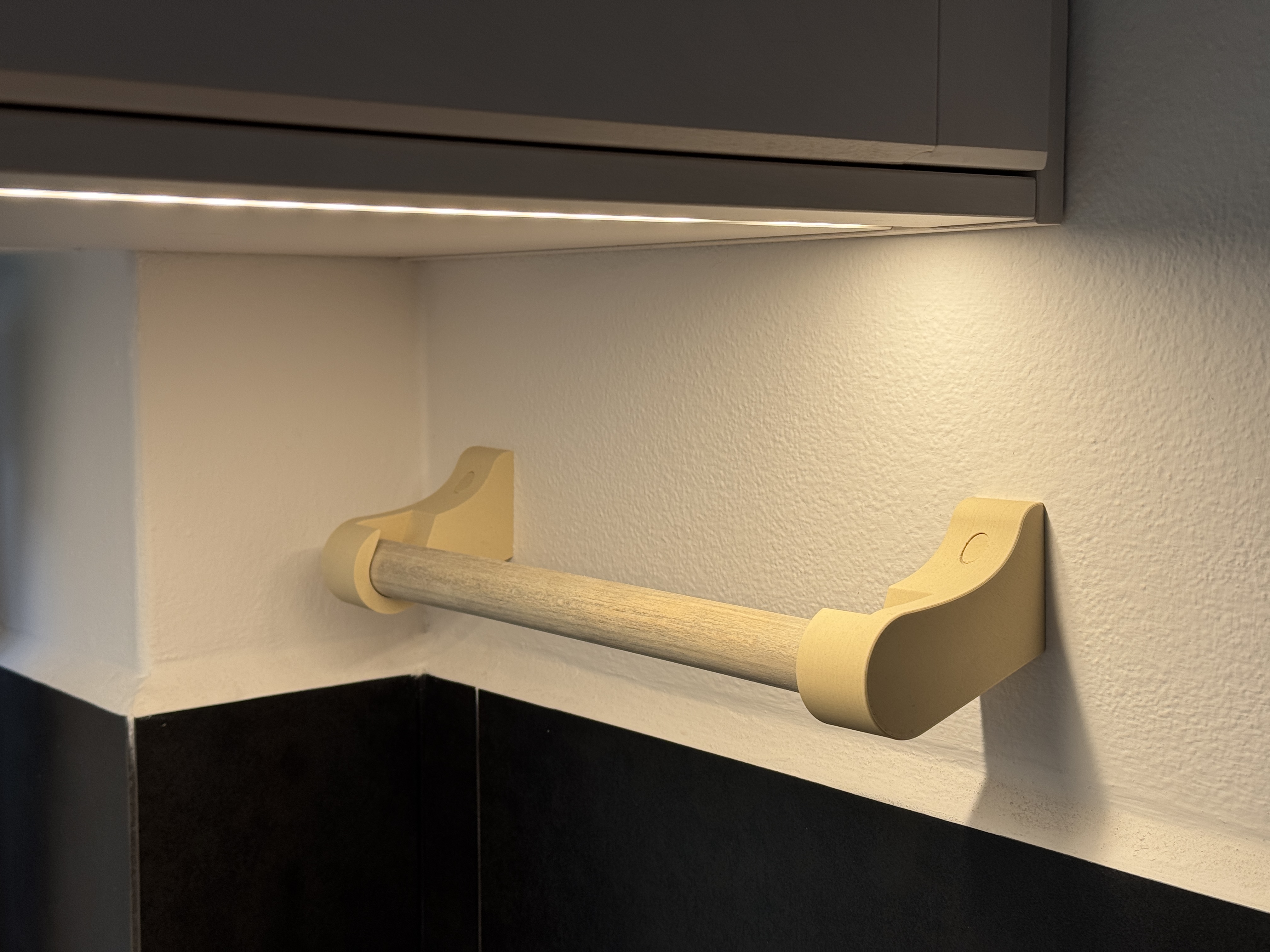 Kitchen paper towel holder - photo 2