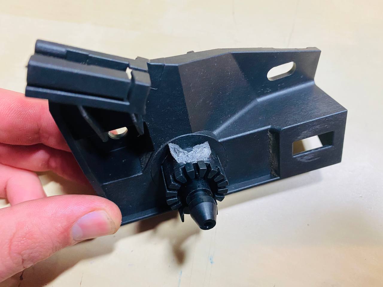 Audi VW Seat Hood Release Handle Bracket (Bowden cable connector) for Golf, Polo, Touran, EOS, Jetta, TT, Q3, CITIGO etc. (VW Part # 1K1823633B) - photo 2