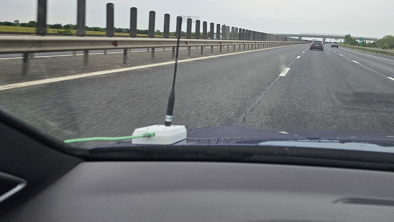 Meshtastic LoRA Car Node (Heltec T114) - photo 2