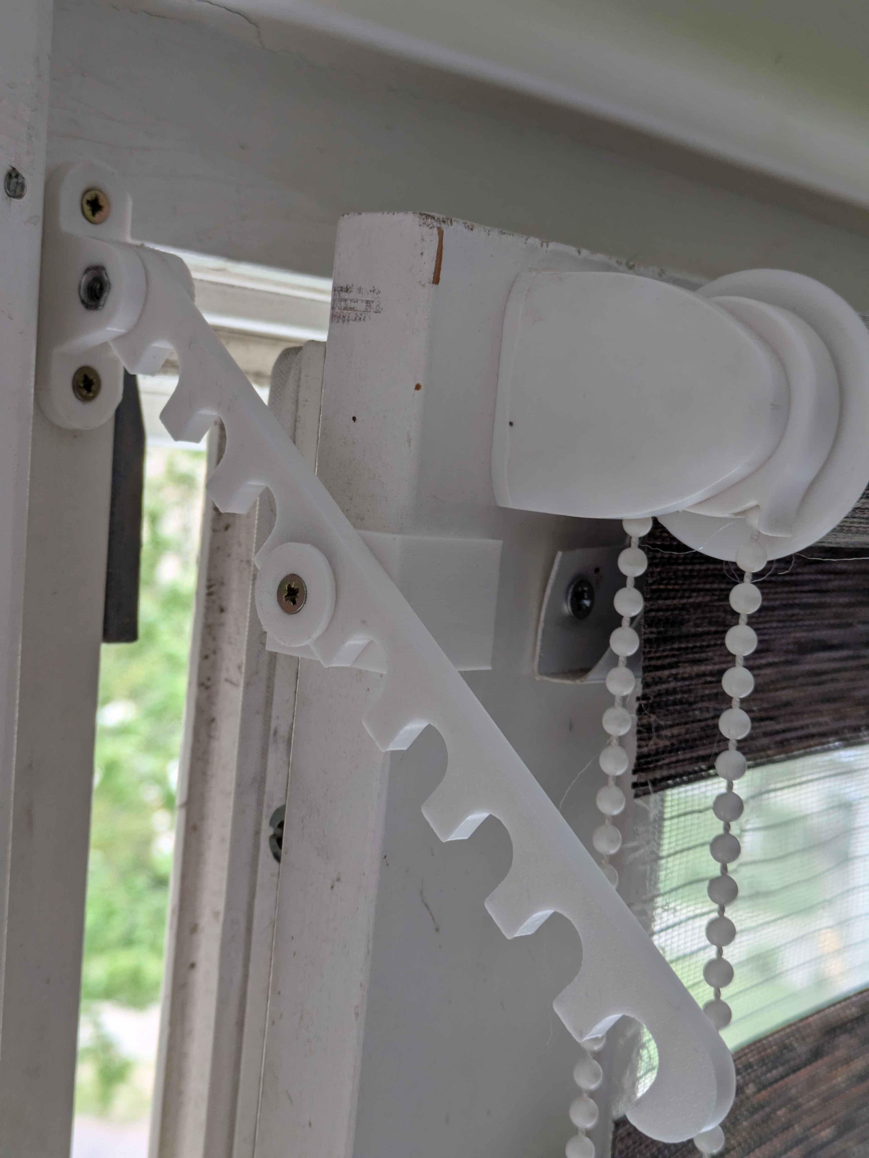 window clamp (фиксатор на окно) - photo 4