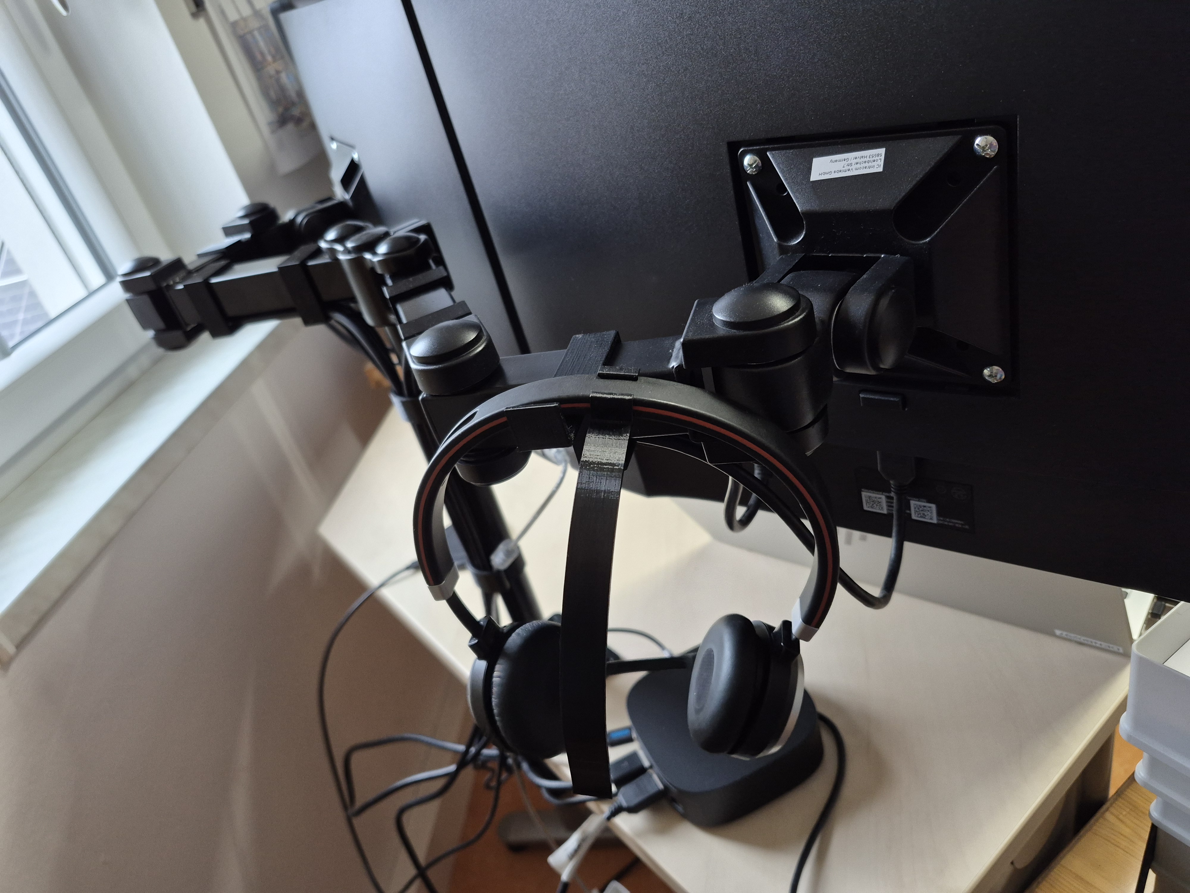 Cable Clip for Monitor Stand (20x30 or 30x30mm profile) - photo 3