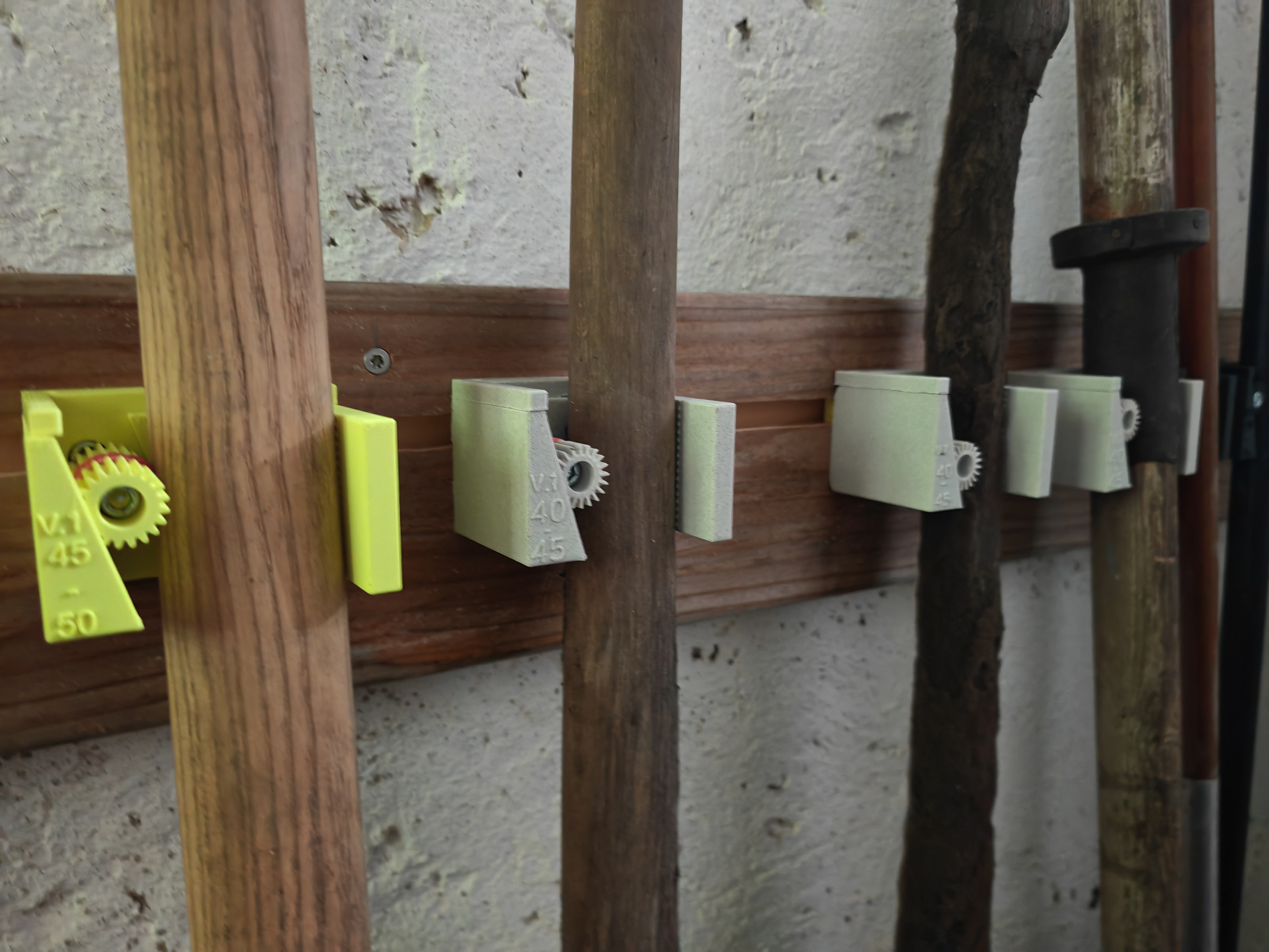 Modular Gravity Tool Holder – Adjustable, Reinforced & T-Nut Mountable (Remix)
