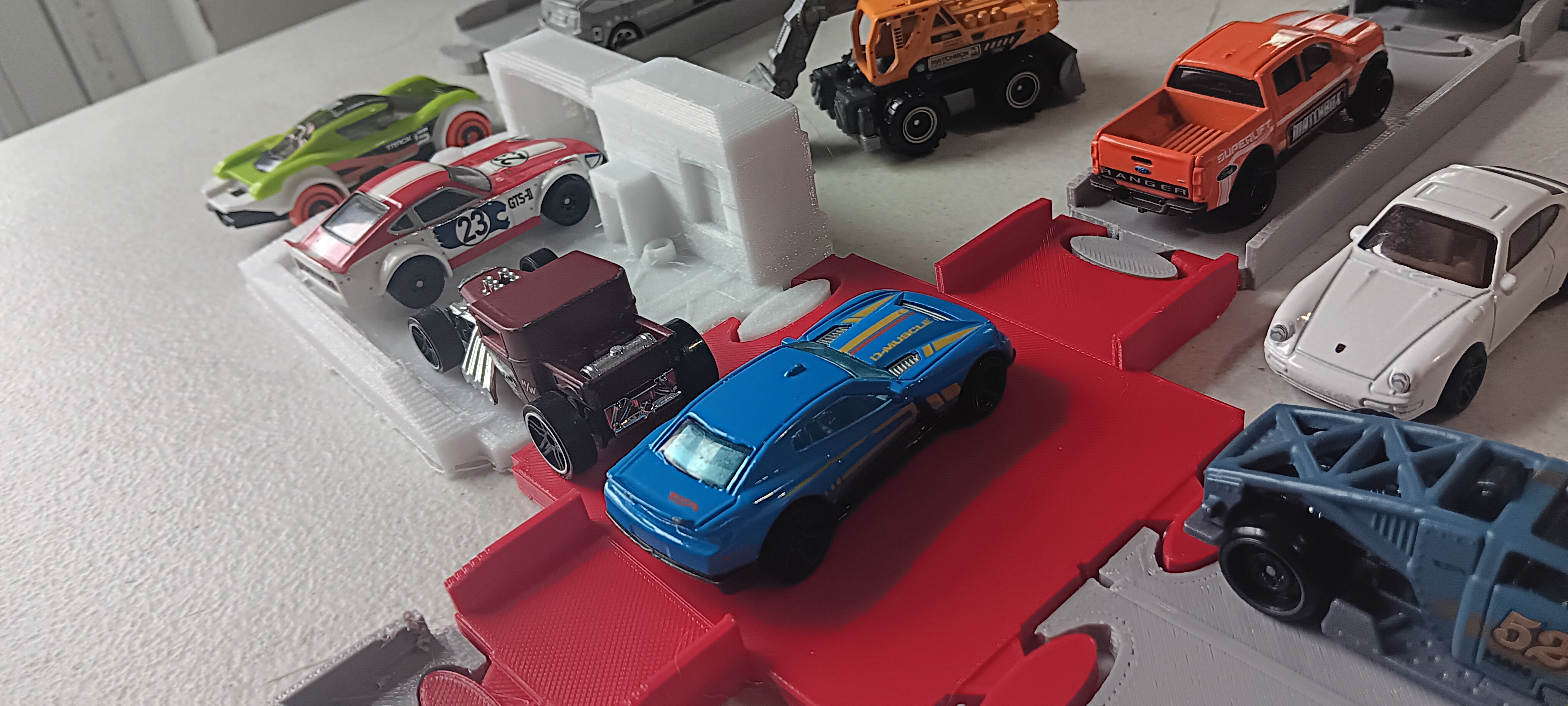 (OLD VERSION) Toy City & Road Playset System for Hot Wheels and Matchbox Cars - photo 2