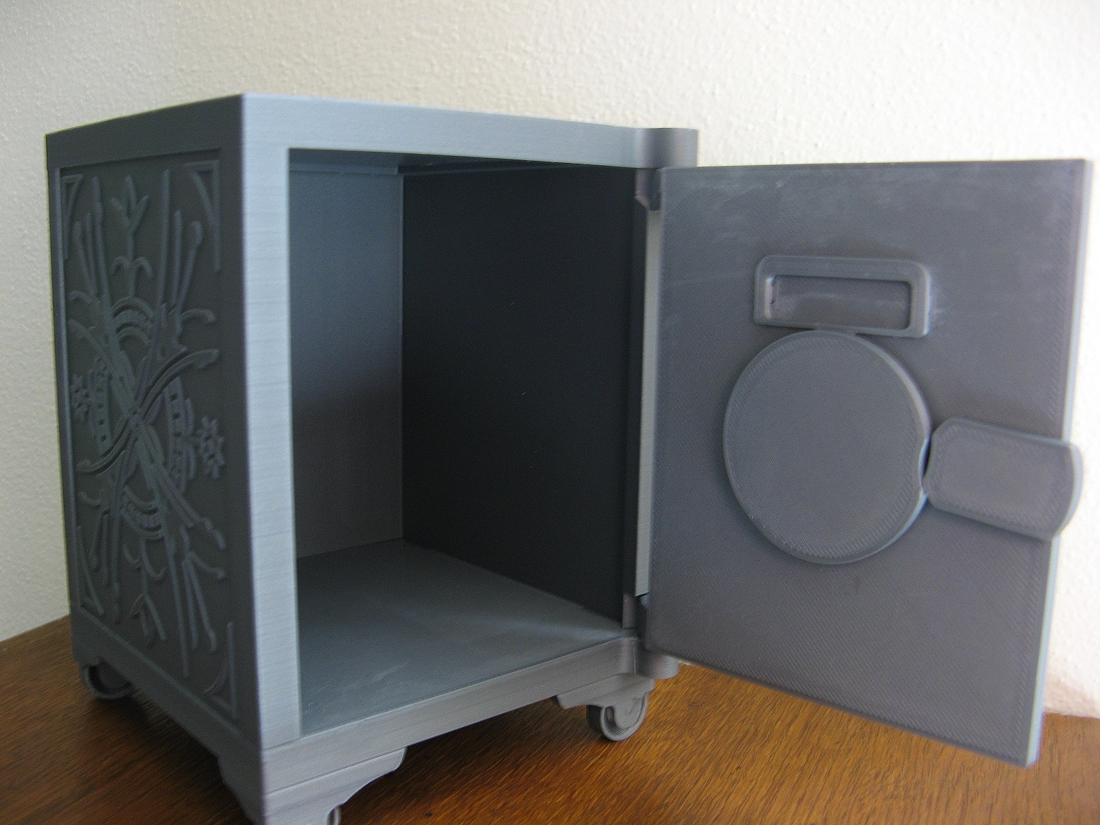 Miniature Toy Safe with Ornate Decoration - photo 4